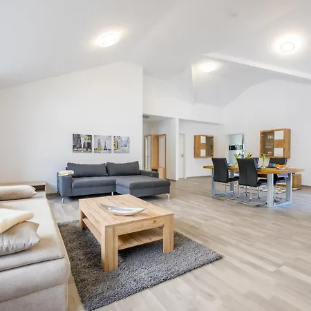 Apartment Moeblierte Penthaus